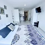 Hermoso Apartamento en 1BR Laguito - Frente a la playa